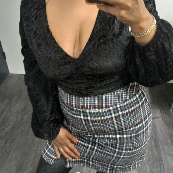 Velvet or plaid Skirt - Picture 2 of 16